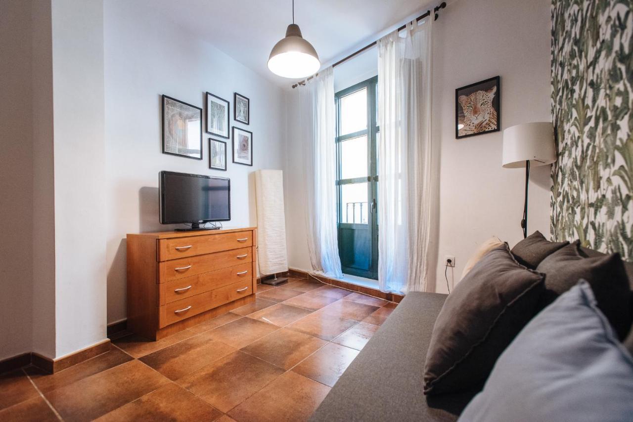 Homeyseville- Bright Apartment At Santa Cruz 6 Pax, Parking Optional 외부 사진