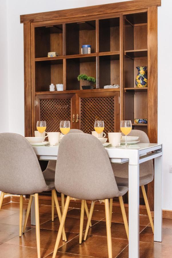 Homeyseville- Bright Apartment At Santa Cruz 6 Pax, Parking Optional 외부 사진