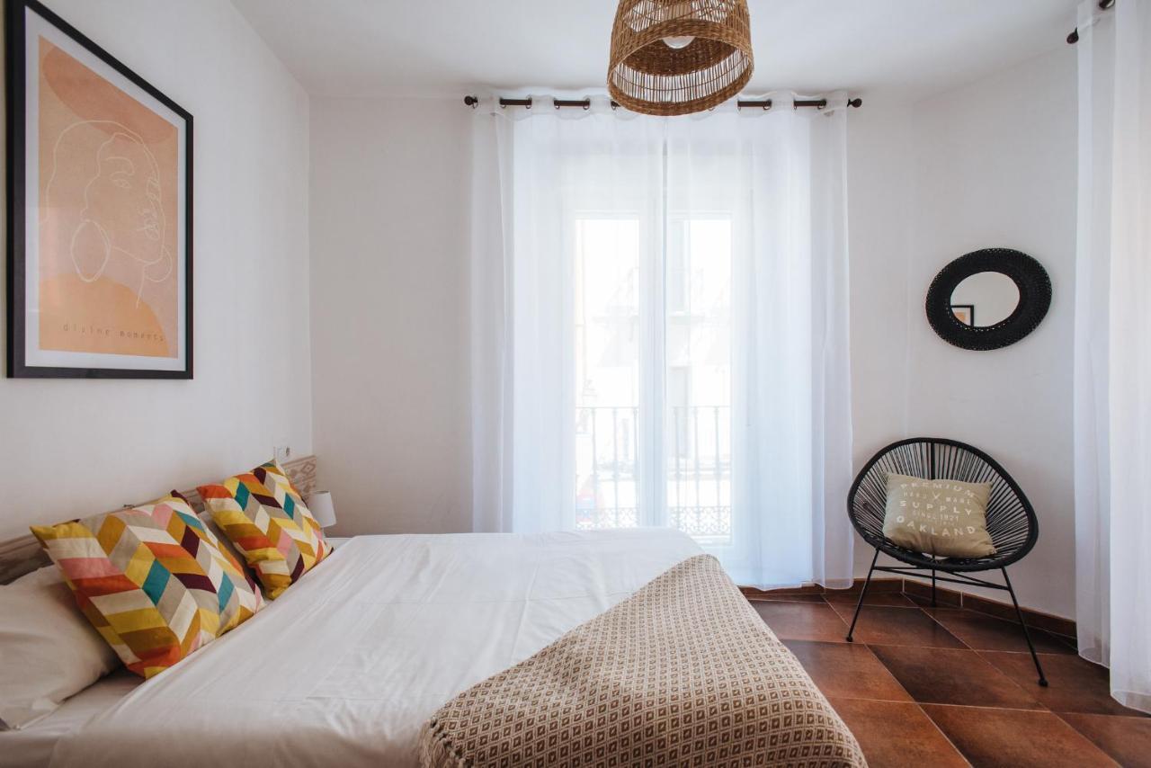 Homeyseville- Bright Apartment At Santa Cruz 6 Pax, Parking Optional 외부 사진