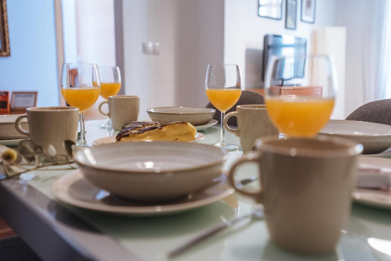 Homeyseville- Bright Apartment At Santa Cruz 6 Pax, Parking Optional 외부 사진