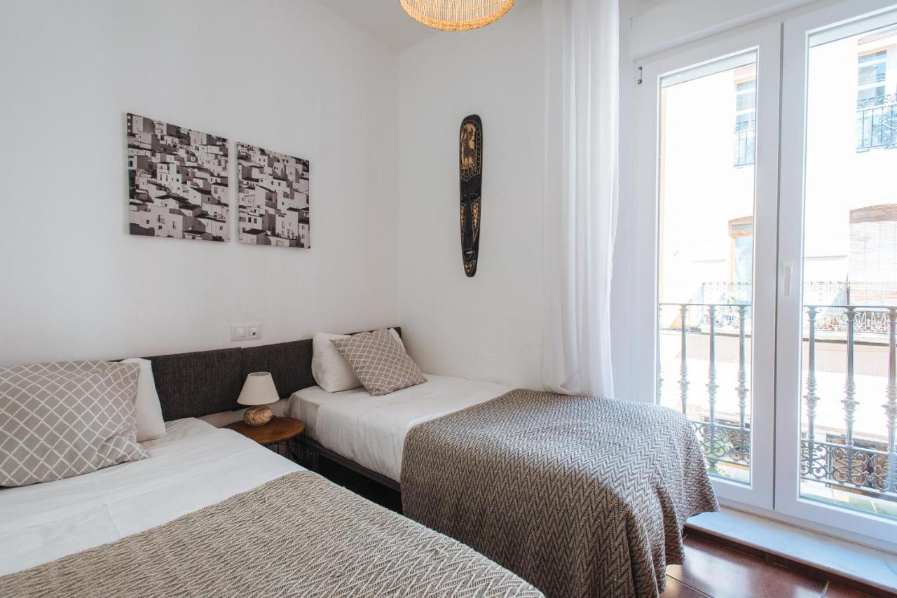 Homeyseville- Bright Apartment At Santa Cruz 6 Pax, Parking Optional 외부 사진