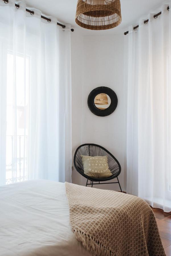 Homeyseville- Bright Apartment At Santa Cruz 6 Pax, Parking Optional 외부 사진
